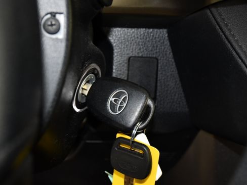 Used 2018 Toyota RAV4 LE w/ All Weather Liner Package AWD/4WD image 24