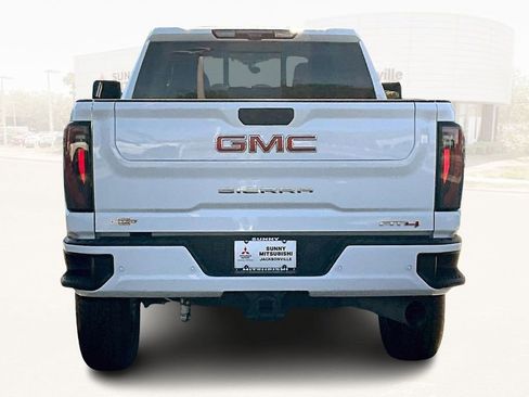 Used 2025 GMC Sierra 2500 AT4 w/ AT4 Premium Plus Package image 5