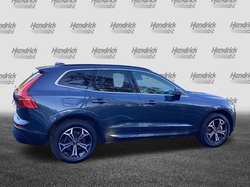 Certified 2022 Volvo XC60 B5 Momentum w/ Climate Package image 11