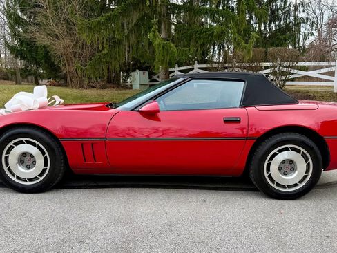 Used 1987 Chevrolet Corvette Convertible image 8
