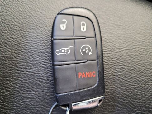 Used 2023 Jeep Compass Latitude w/ Convenience Group AWD/4WD image 32