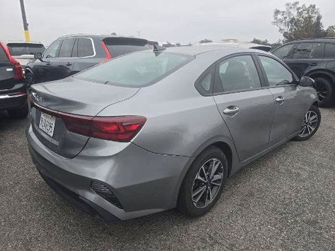 Used 2024 Kia Forte LXS FWD image 3