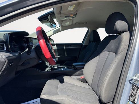 Used 2022 Kia K5 LXS image 2