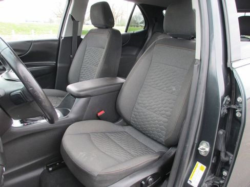 Used 2018 Chevrolet Equinox LT image 17