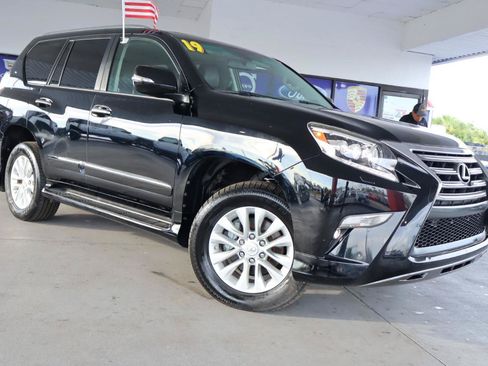 Used 2019 Lexus GX 460 Premium AWD/4WD image 3