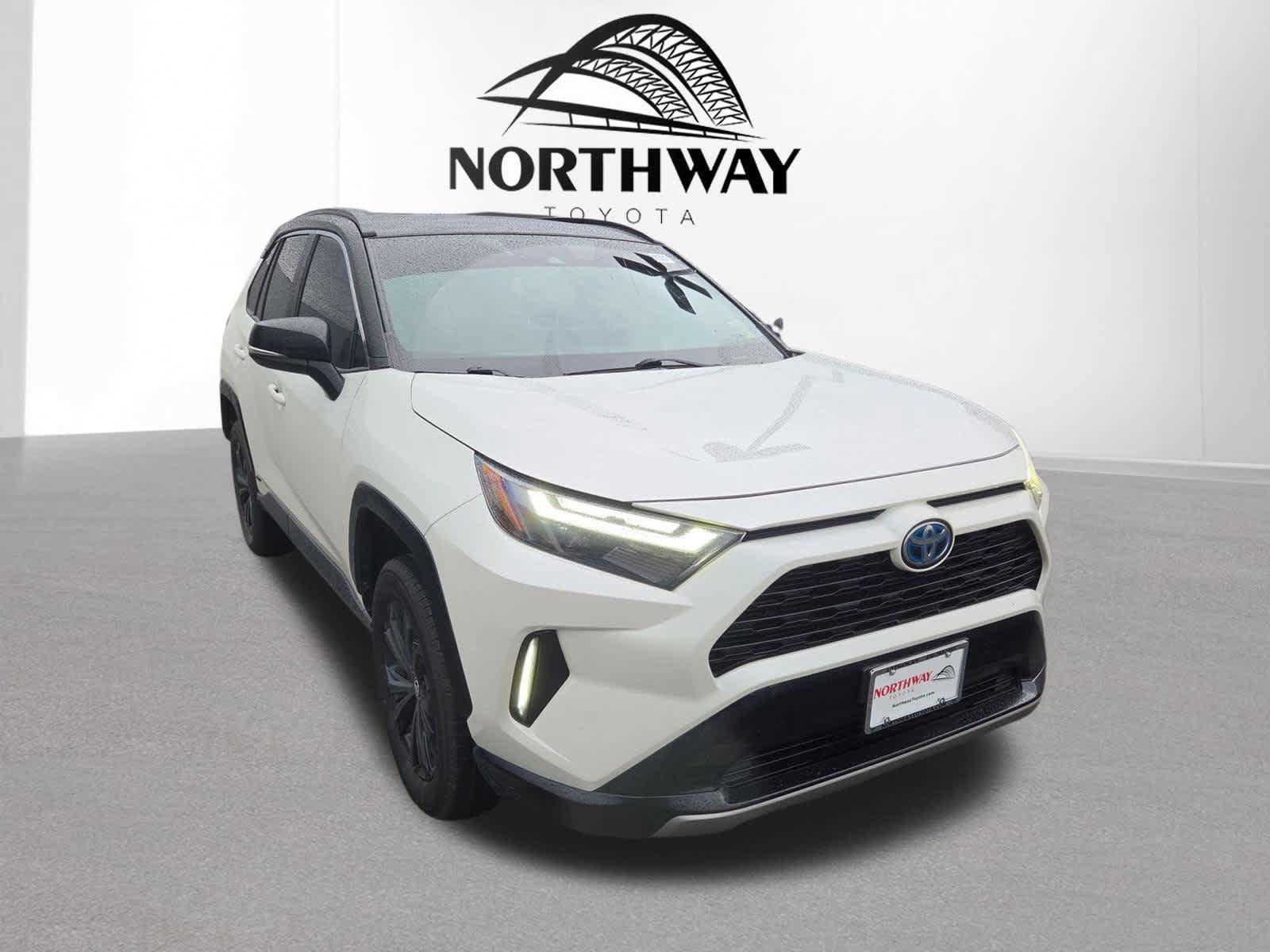 Used 2022 Toyota RAV4 XSE w/ XSE Grade Weather Package AWD/4WD image 1