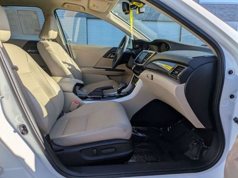 Used 2017 Honda Accord Touring image 33