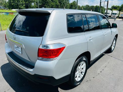 Used 2012 Toyota Highlander FWD image 5
