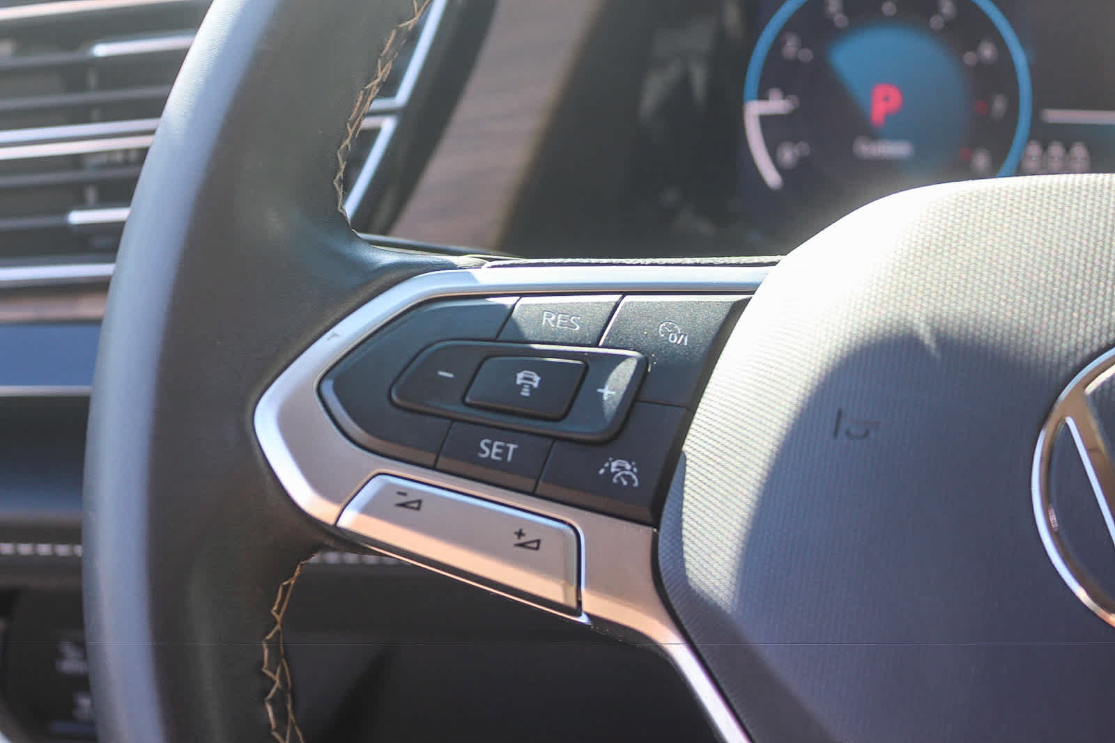 Used 2024 Volkswagen Atlas SE FWD image 29