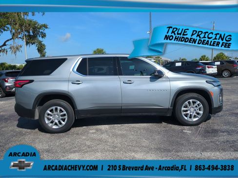 Used 2023 Chevrolet Traverse LS FWD image 3