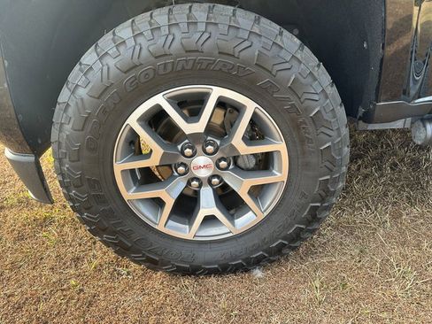 Used 2018 GMC Canyon All Terrain w/ All Terrain X Package image 9