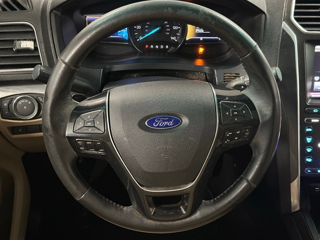 Used 2016 Ford Explorer Limited FWD image 4