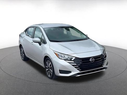 Used 2025 Nissan Versa SV FWD image 3