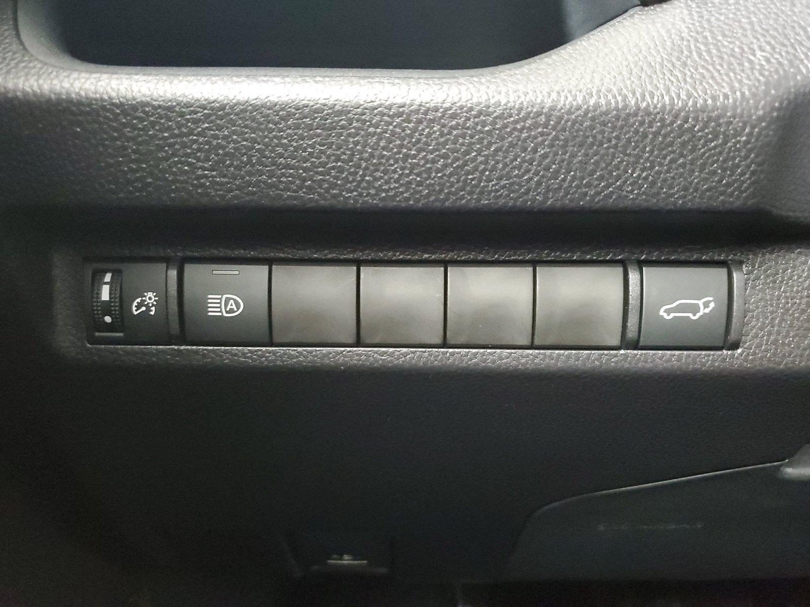 Used 2025 Toyota RAV4 XLE Premium FWD image 35