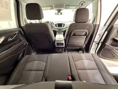 Used 2024 GMC Terrain SLE image 24