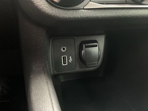 Used 2020 Nissan Versa S FWD image 22
