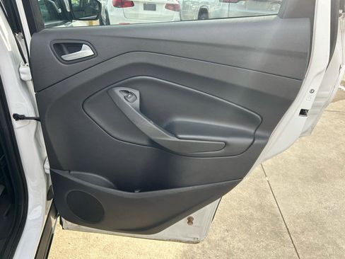 Used 2017 Ford Escape SE image 15