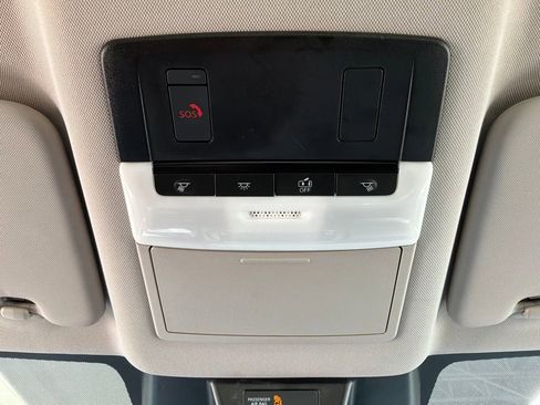 Used 2025 Nissan Rogue SV FWD image 17