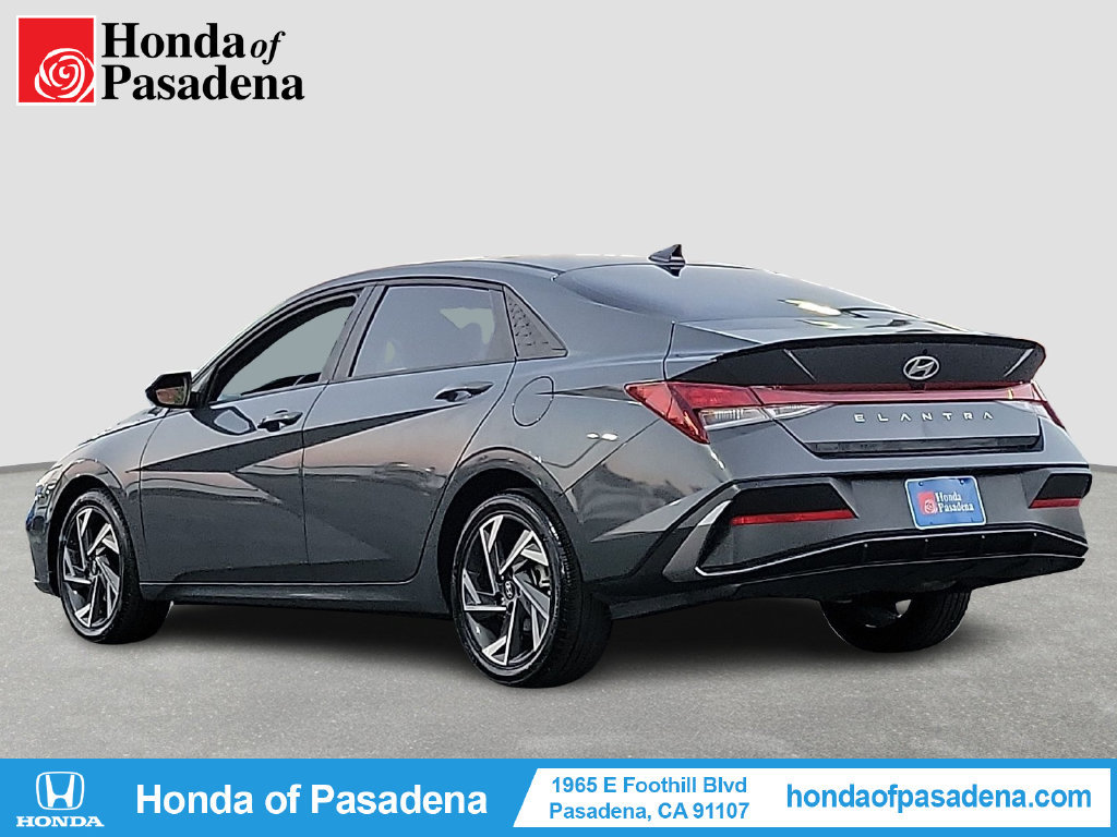 Used 2025 Hyundai Elantra Sport FWD image 7