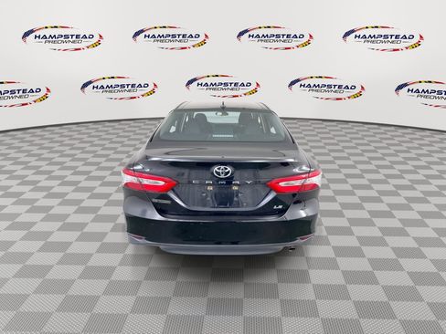 Used 2020 Toyota Camry LE FWD image 7