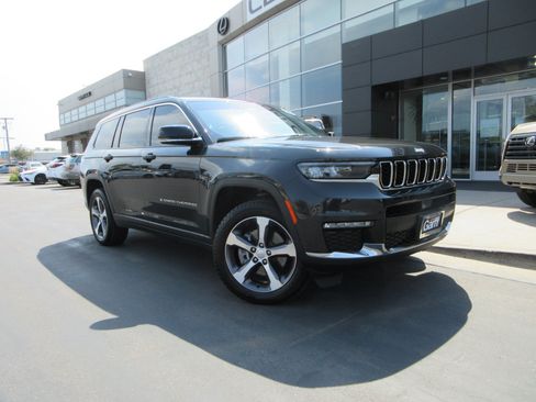 Used 2024 Jeep Grand Cherokee L Limited w/ Trailer Tow Package AWD/4WD image 15