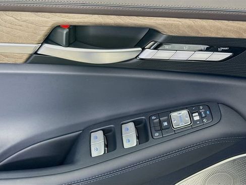 Used 2021 Genesis G90 5.0 Ultimate AWD/4WD image 14