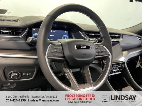 New 2025 Jeep Grand Cherokee L Limited w/ Luxury Tech Group II AWD/4WD image 25