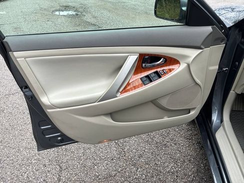 Used 2009 Toyota Camry XLE FWD image 10
