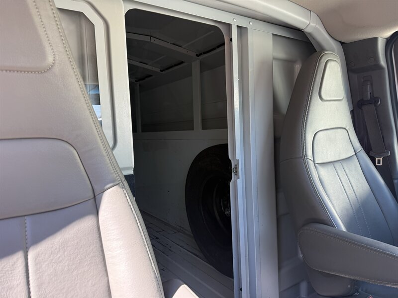 Used 2021 Chevrolet Express 3500 w/ Power Convenience Package RWD image 16