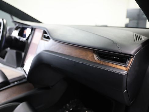 Used 2020 Tesla Model X Performance image 29