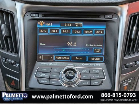 Used 2015 Hyundai Sonata Limited w/ Option Group 02 FWD image 16