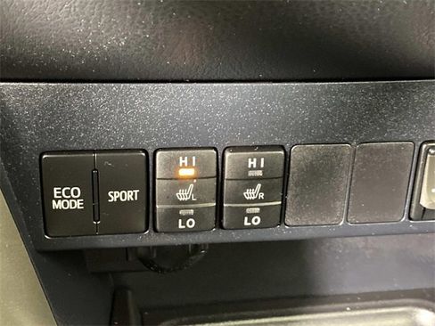 Used 2015 Toyota RAV4 Limited image 22