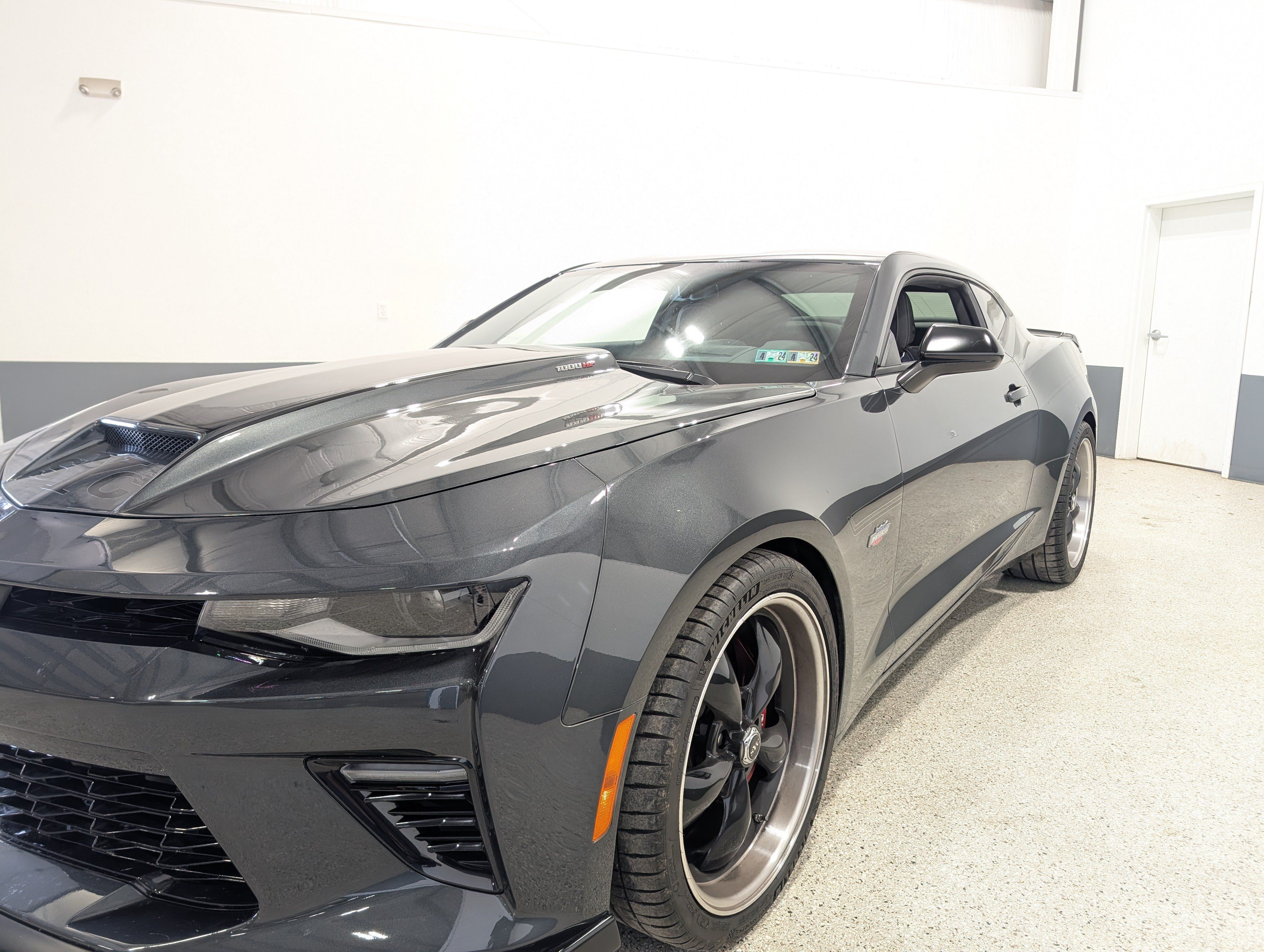Used 2018 Chevrolet Camaro SS RWD image 7