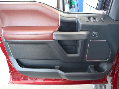 Used 2019 Ford F150 Platinum w/ Equipment Group 701A Luxury AWD/4WD image 41