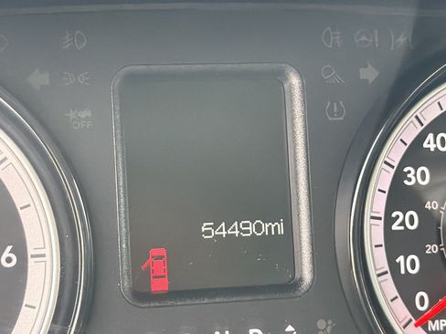 Used 2024 RAM 1500 Classic SLT AWD/4WD image 3