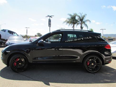 Used 2012 Porsche Cayenne Turbo AWD/4WD image 4