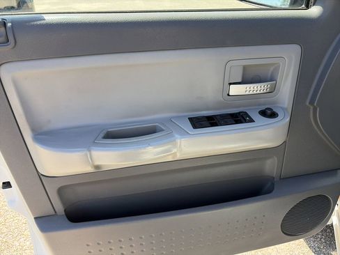 Used 2005 Dodge Dakota Laramie AWD/4WD image 17