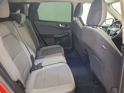 Used 2020 Ford Escape SE image 19