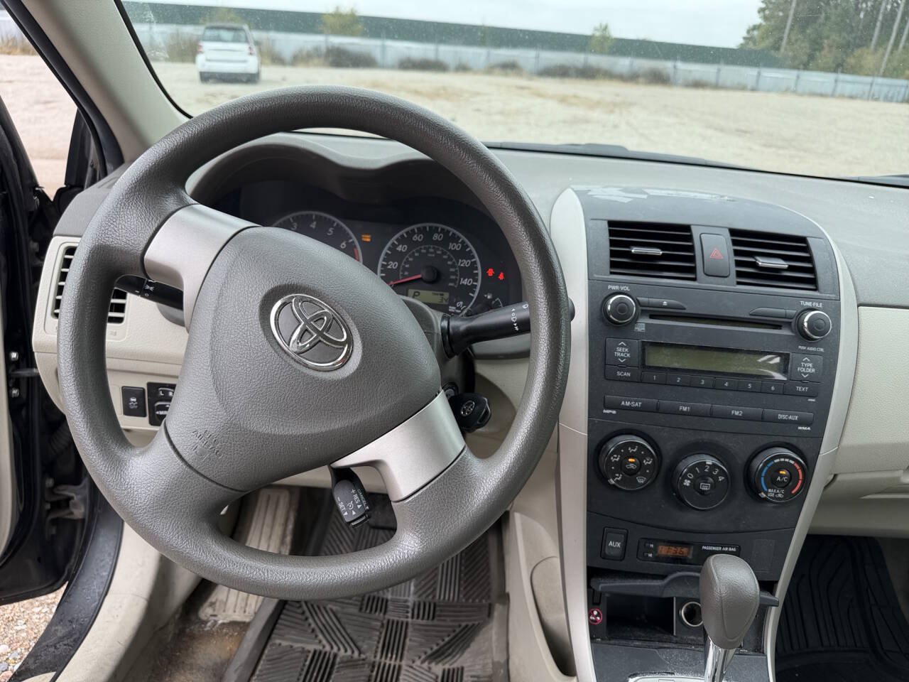 Used 2010 Toyota Corolla LE FWD image 29