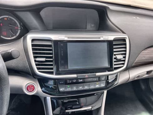 Used 2016 Honda Accord EX image 18