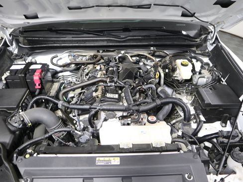 Used 2025 Toyota Tacoma SR5 AWD/4WD image 13