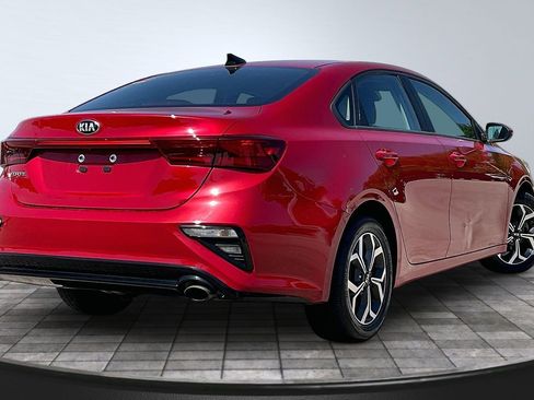 Used 2021 Kia Forte LXS FWD image 2