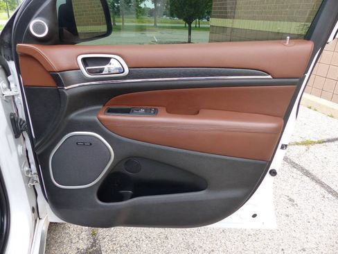 Used 2019 Jeep Grand Cherokee Summit w/ Platinum Series Group AWD/4WD image 51