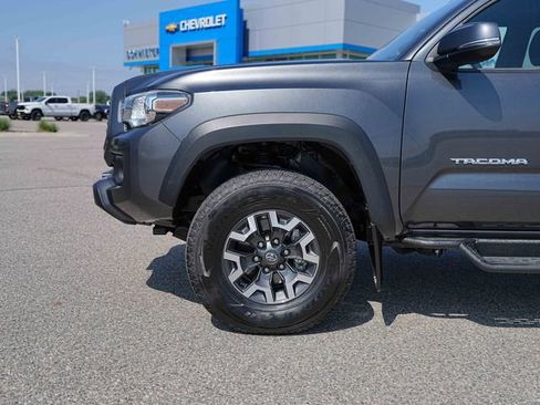 Used 2021 Toyota Tacoma TRD Off-Road AWD/4WD image 11