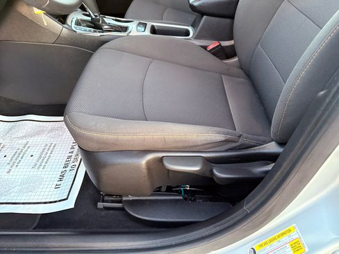 Used 2018 Chevrolet Cruze LS image 28