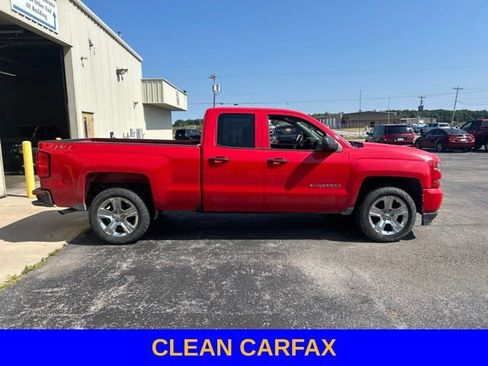 Used 2019 Chevrolet Silverado 1500 Custom w/ Custom Convenience Package AWD/4WD image 2