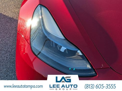 Used 2022 Tesla Model 3 Standard Range image 9