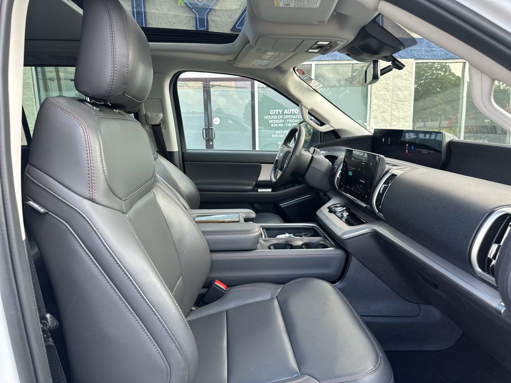 Used 2025 Ford Expedition Active AWD/4WD image 10