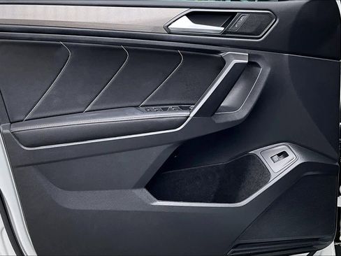 Certified 2022 Volkswagen Tiguan SE image 22