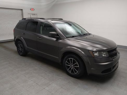 Used 2018 Dodge Journey SE w/ Connectivity Group FWD image 11